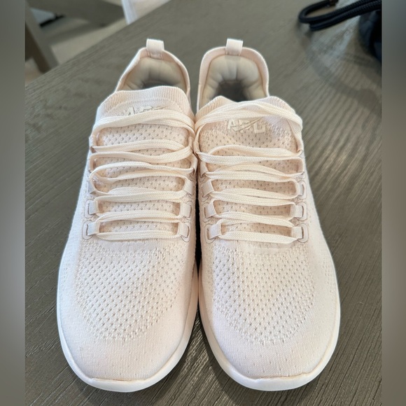 APL TechLoom Breeze Sneakers, Baby Pink, 7.5 - Picture 4 of 4